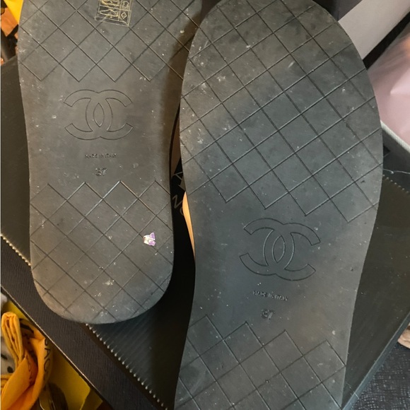 Chanel 37 slides - Picture 2 of 6